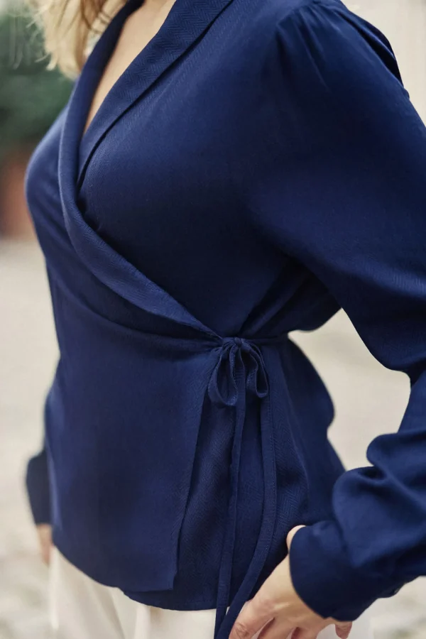 Clearance Blouse cache coeur Bea - Marine Blouses & Chemisiers